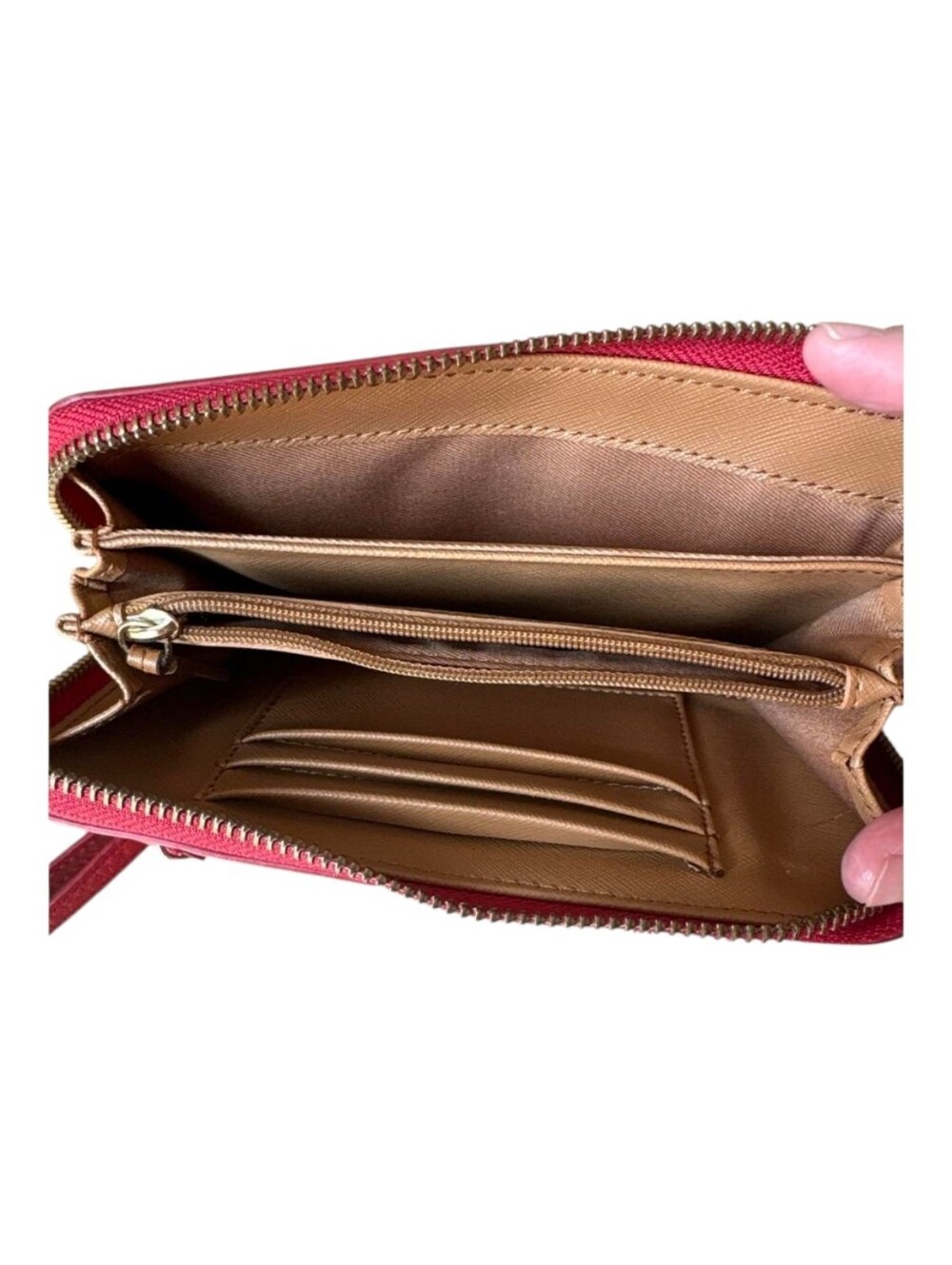 Fossil Red Pebbled Leather Zip Wallet with Wrist Strap. - Picture 3 of 3